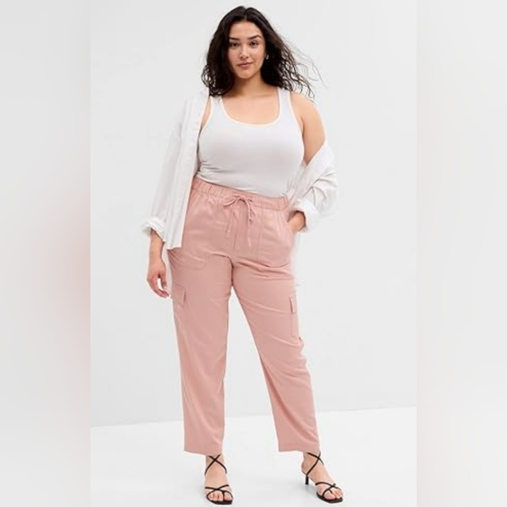 NWT Gap Women's Easy Cargo Pants  size Large Light Pink